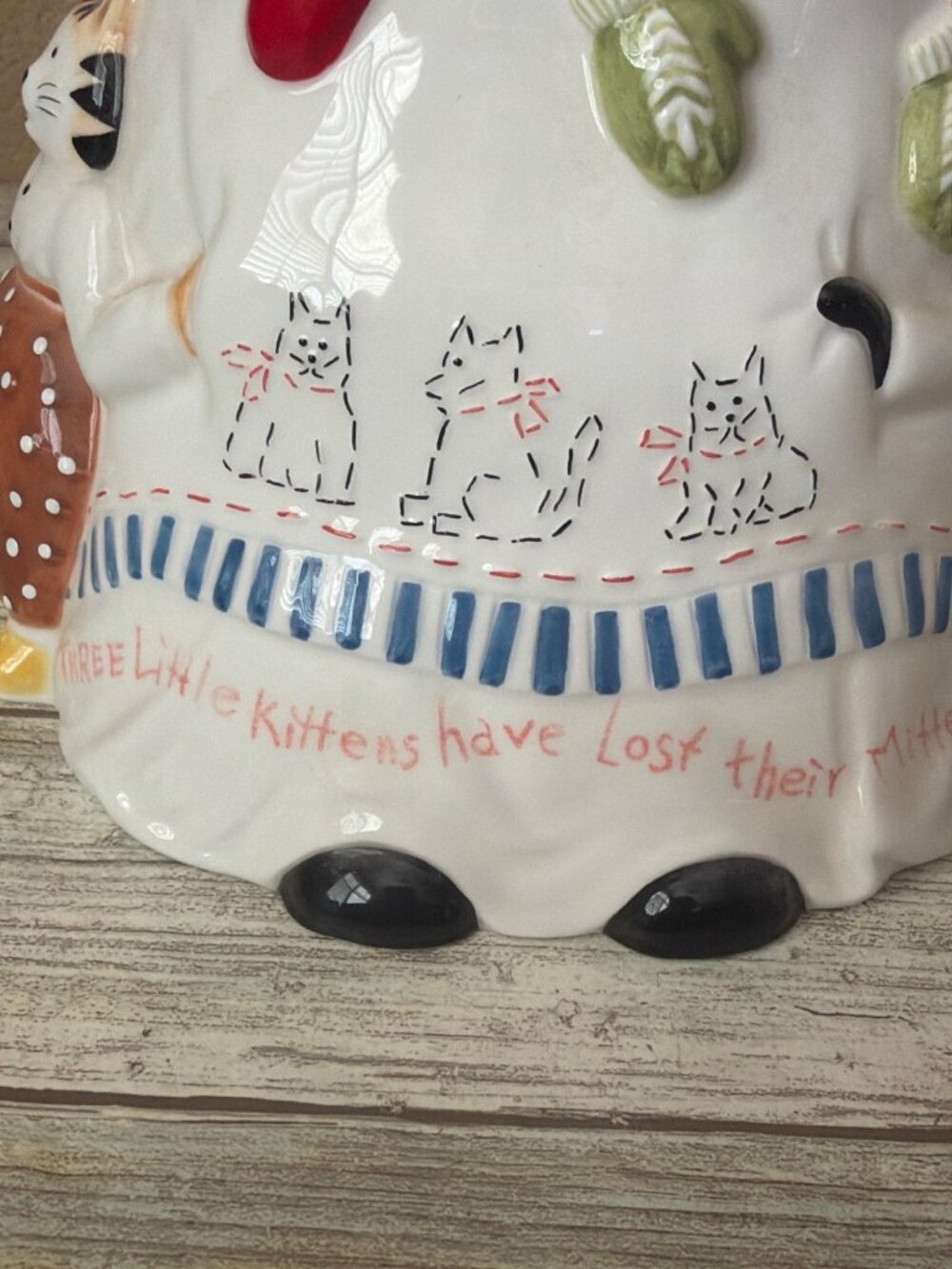 Dept 56 Three Little Kittens Storybook Collection Ceramic Teapot Cookie Jar - Picture 2 of 16